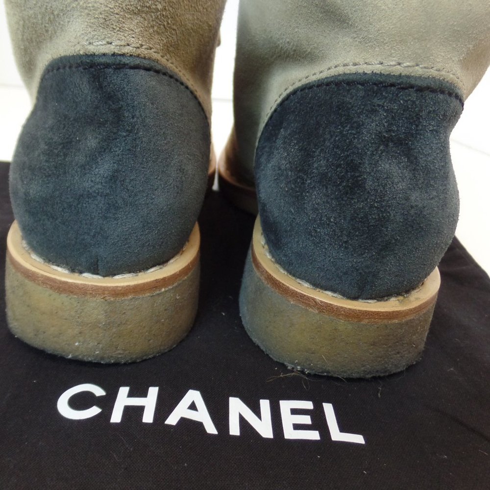 Chanel Double Zip Up Tan Suede Boots CC Logo on Toes and Silver Hardware Sz 8.5 - Picture 5 of 16